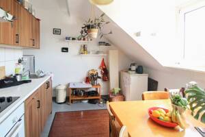 Zentral gelegen und zeitnah bezugsfrei - 2-Zimmer Wohnung in Düsseldorf-Friedrichstadt – 40215 Düsseldorf – Vorschaubild 2