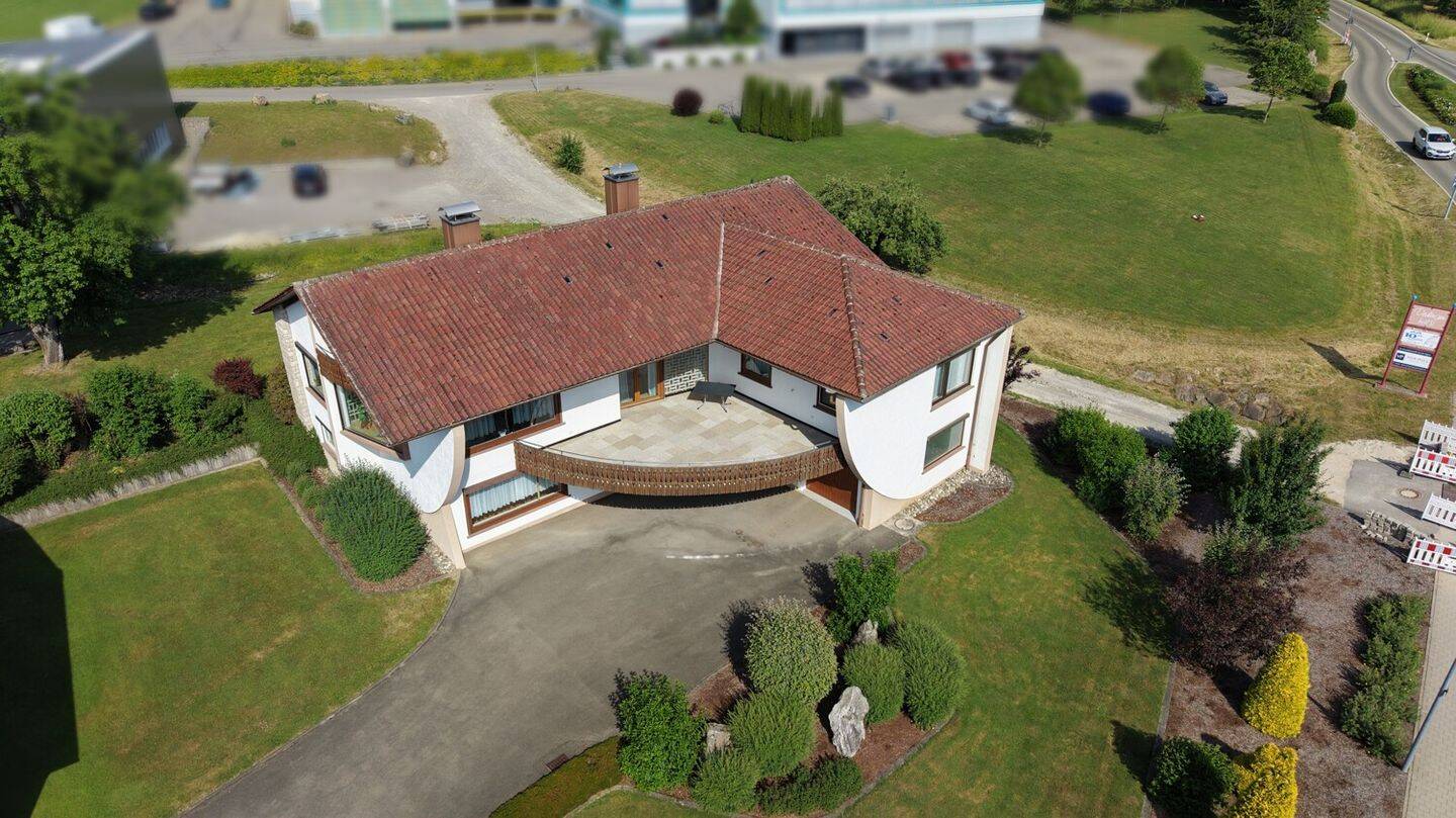 Flexibles Wohnkonzept: Großzügiges Wohnhaus mit Arbeitsbereich und Garten in 78586 Deilingen – Deilingen – Vorschaubild 4