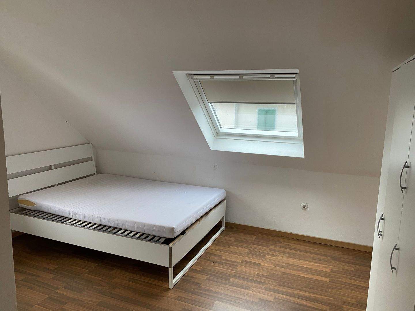 Gemütliche Dachgeschosswohnung nahe Bahnhof und Zentrum – Remscheid – Vorschaubild 2