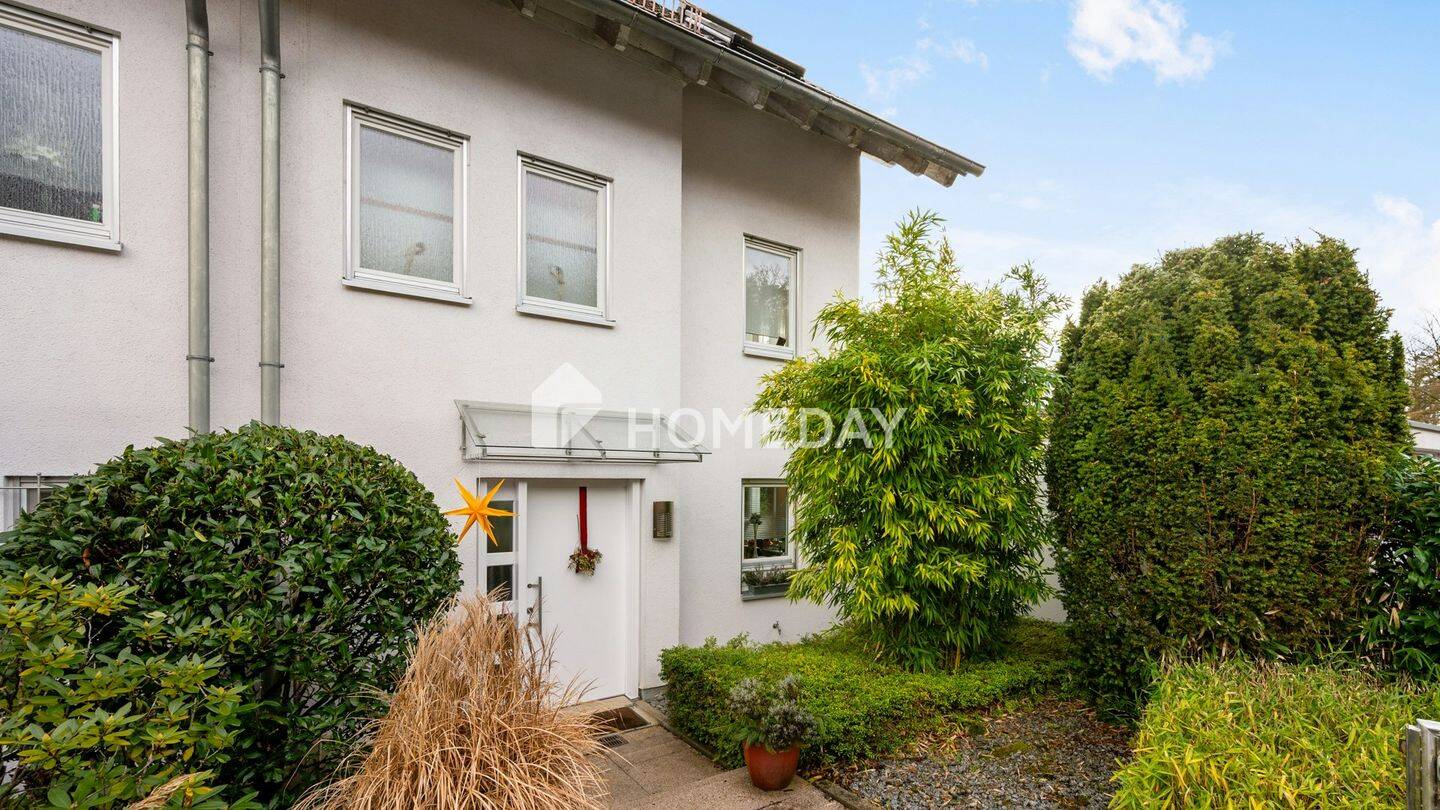 Exklusives Wohnen am Waldrand in Stuttgart-Schönberg - hochwertige DHH mit über 250 m² Nutzfläche