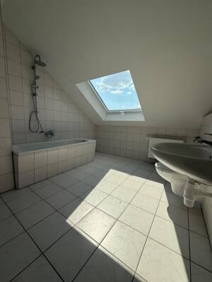 Wohnen auf zwei Ebenen - attraktive 3,5-Raum-Maisonettewohnung in Erfurt – 99084 Erfurt – Vorschaubild 5