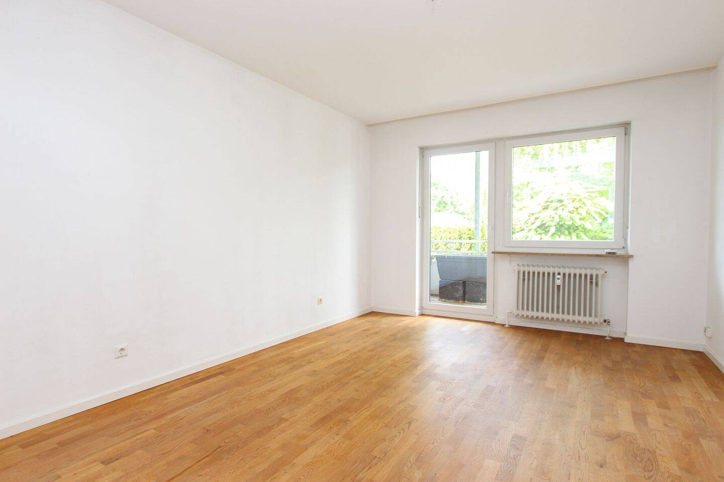 2,5-Zimmer-Wohnung mit großem Balkon und Blick ins Grüne – München – Vorschaubild 4
