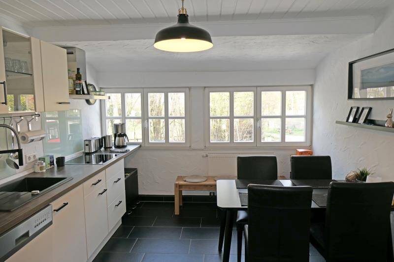 N-Kraftshof: MÖBLIERT - Exklusive 3-Zi-Whg. in idyllischer Lage, EBK, Büro, WLAN, TV-Flatscreen – Nürnberg – Vorschaubild 6