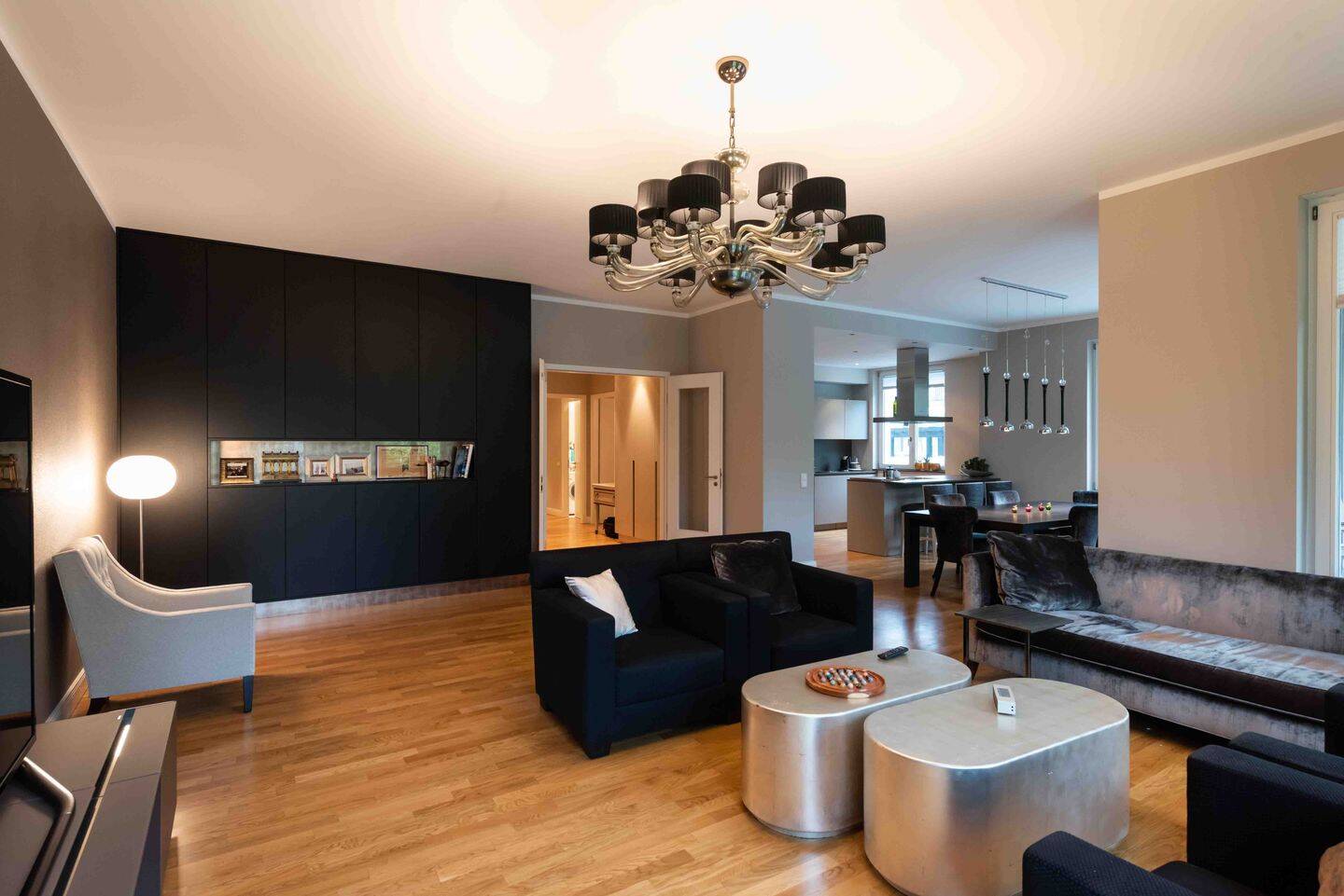 ? Erstbezug nach Sanierung - Luxus-Altbaujuwel mit 95 m², Balkon & 2 Bädern,in Charlottenburg – Berlin – Vorschaubild 2