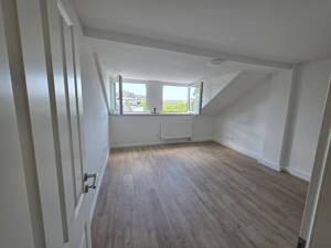 Sorfort frei !!! 2-Zi. ETW im Dachgeschoss - Top Lage !!! – 64293 Darmstadt – Vorschaubild 3