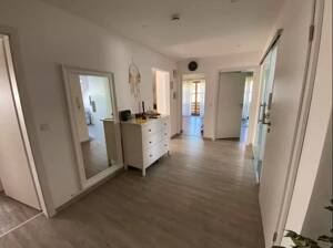Moderne 4-Zimmer-Wohnung mit Balkon – 93086 Wörth an der Donau – Vorschaubild 5