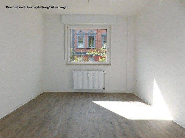 Einziehen und Wohlfühlen - renovierte 4-Zimmer-Wohnung im 1. OG mit Balkon... – Krefeld – Vorschaubild 4