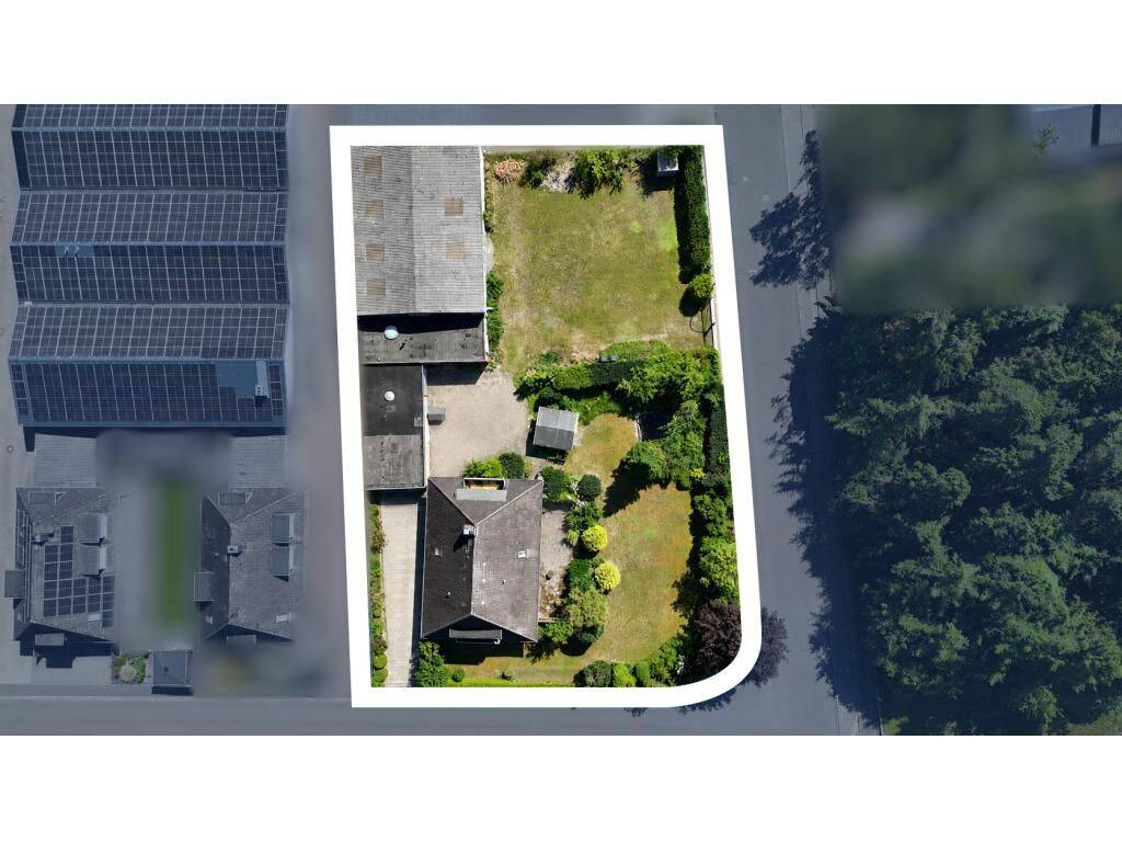 Großes Einfamilienhaus nebst Halle ! – Neumünster – Vorschaubild 3