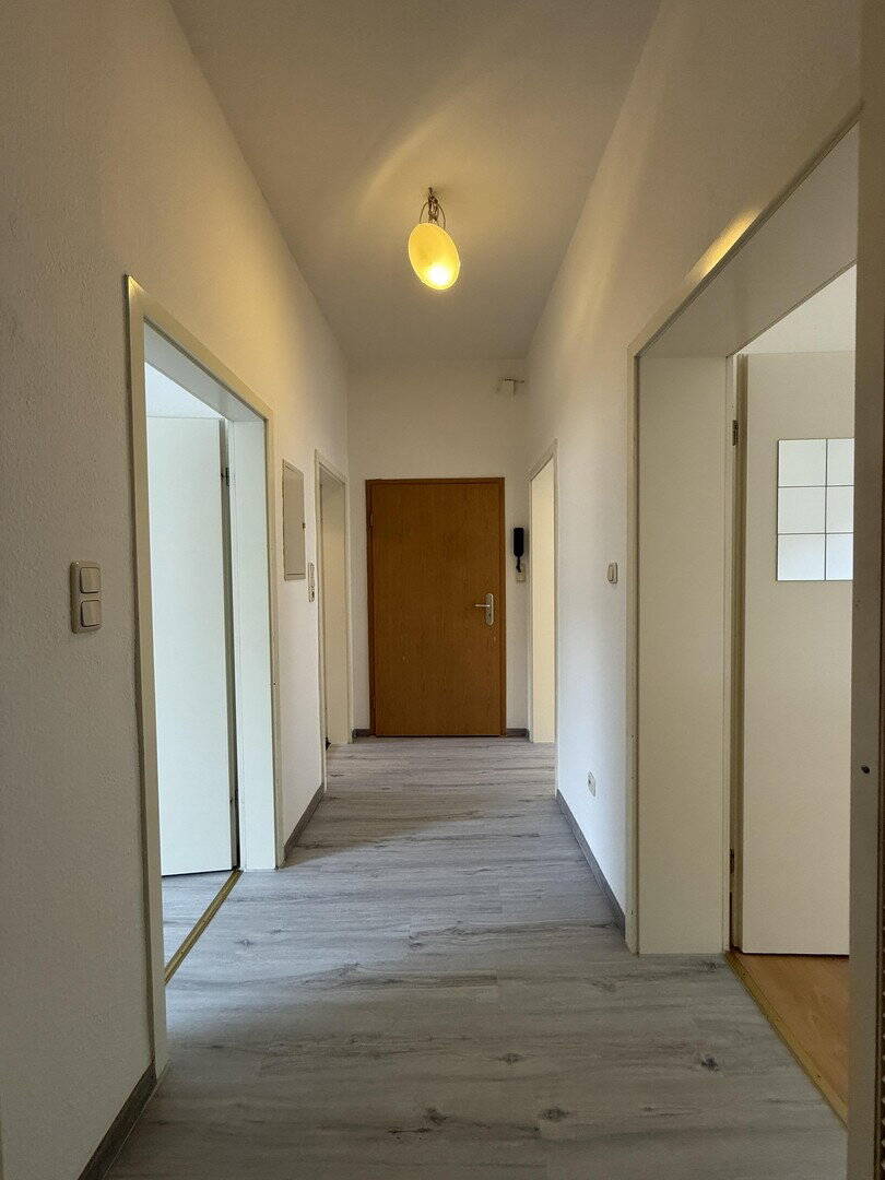 Sonnige 2-Zimmer-Eigentumswohnung im Altbau, 3. OG, ca. 66 m2, Keller & Dachboden – Nürnberg – Vorschaubild 8