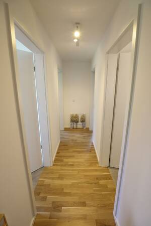 ** Feldrandlage** Vollmöblierte 3-Zimmer-Wohnung mit Einbauküche und Balkon – 64291 Darmstadt – Vorschaubild 8