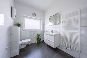 Viel Platz für Ihre Zukunft: Lichtdurchflutete 5-Zimmer-Wohnung mit zwei Loggien und eigener Garage – 44329 Dortmund – Vorschaubild 8
