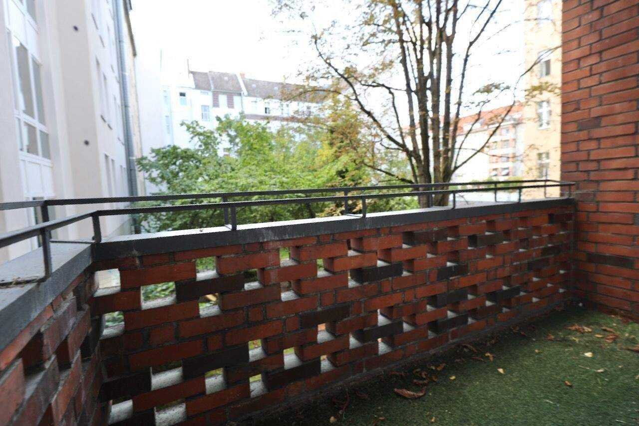 AUFZUG, BALKON & GEMEINSCHAFTLICHE DACHTERRASSE - ZENTRAL GELEGEN - ZUM NEU GESTALTEN – Berlin – Vorschaubild 9