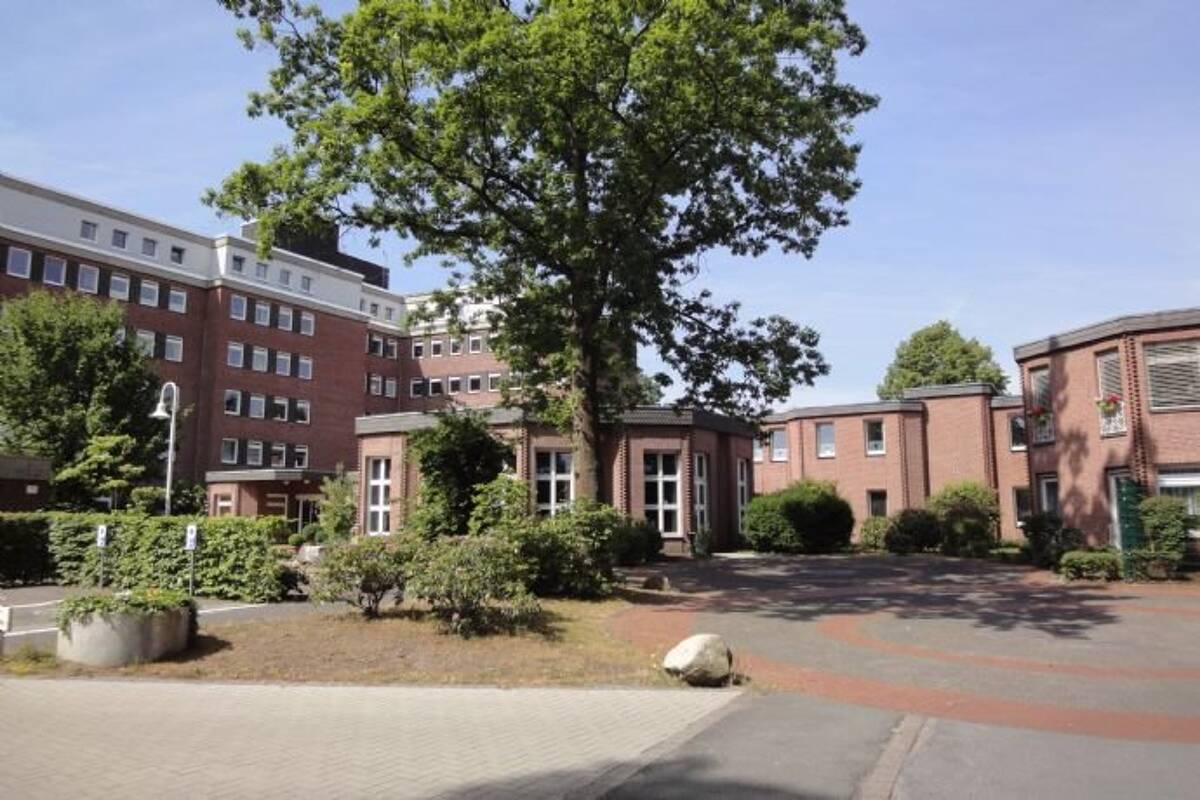 Schöne, große Wohnung im 3. OG mit Blick ins Grüne – 33659 Bielefeld – Bild 1 von 8