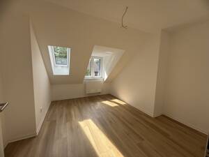 Kernsaniert: Moderne Dachgeschoss-Wohnung im beliebten Uerdingen. – 47829 Krefeld – Vorschaubild 3