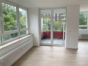 Große 2-Zimmer-Wohnung + Balkon, offener Kochbereich, Wannenbad, Aufzug – 44801 Bochum – Vorschaubild 2