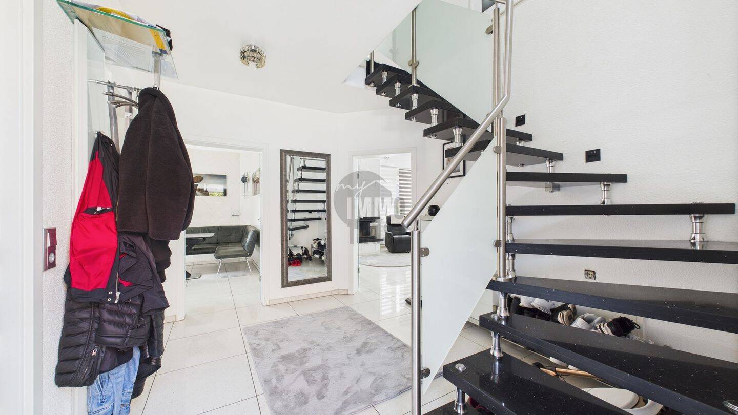 Stilvolles Einfamilienhaus mit Kamin, Fußbodenheizung und sonnigem Garten - ideal für Familien – Hannover – Vorschaubild 6