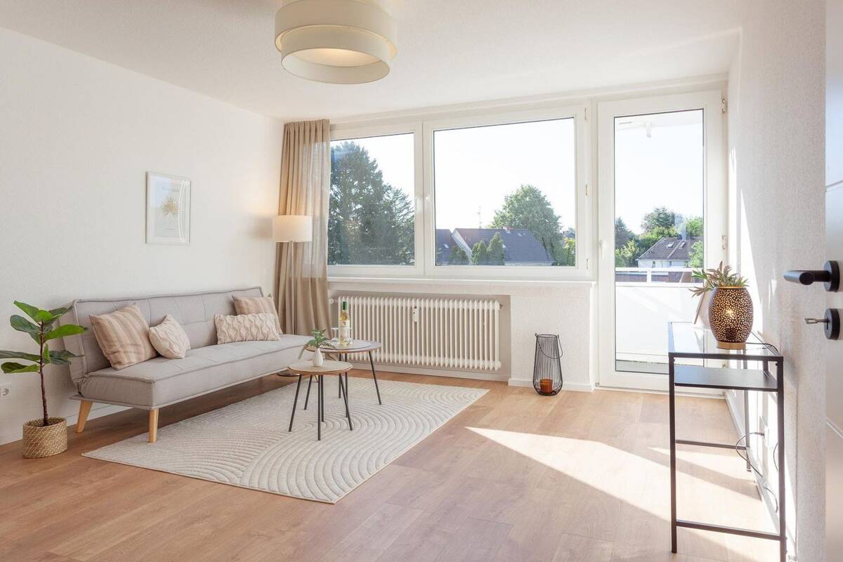 Frisch renovierte 3-Zimmer Eigentumswohnung mit Südbalkon und Aufzug – 45475 Mülheim an der Ruhr – Bild 1 von 9