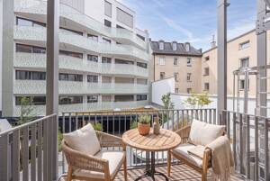 Elegantes Wohnen im denkmalgeschützten Altbau: Großzügige 4-Zimmer-Wohnung mit Balkon – 80469 München – Vorschaubild 6