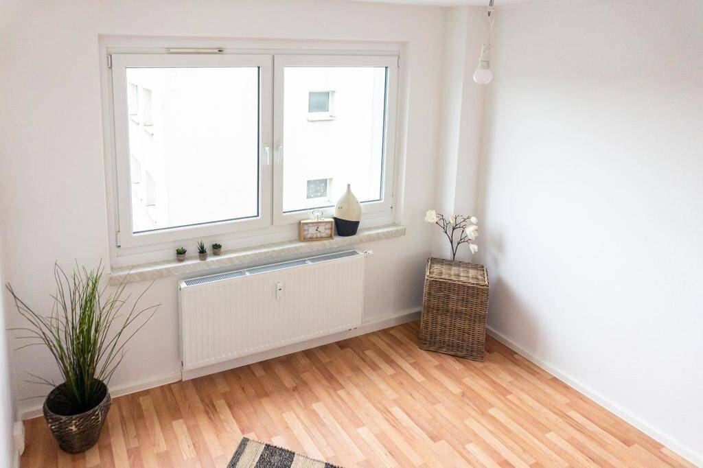 Modernisierte 2-Raum-Wohnung mit Balkon – Chemnitz – Vorschaubild 3