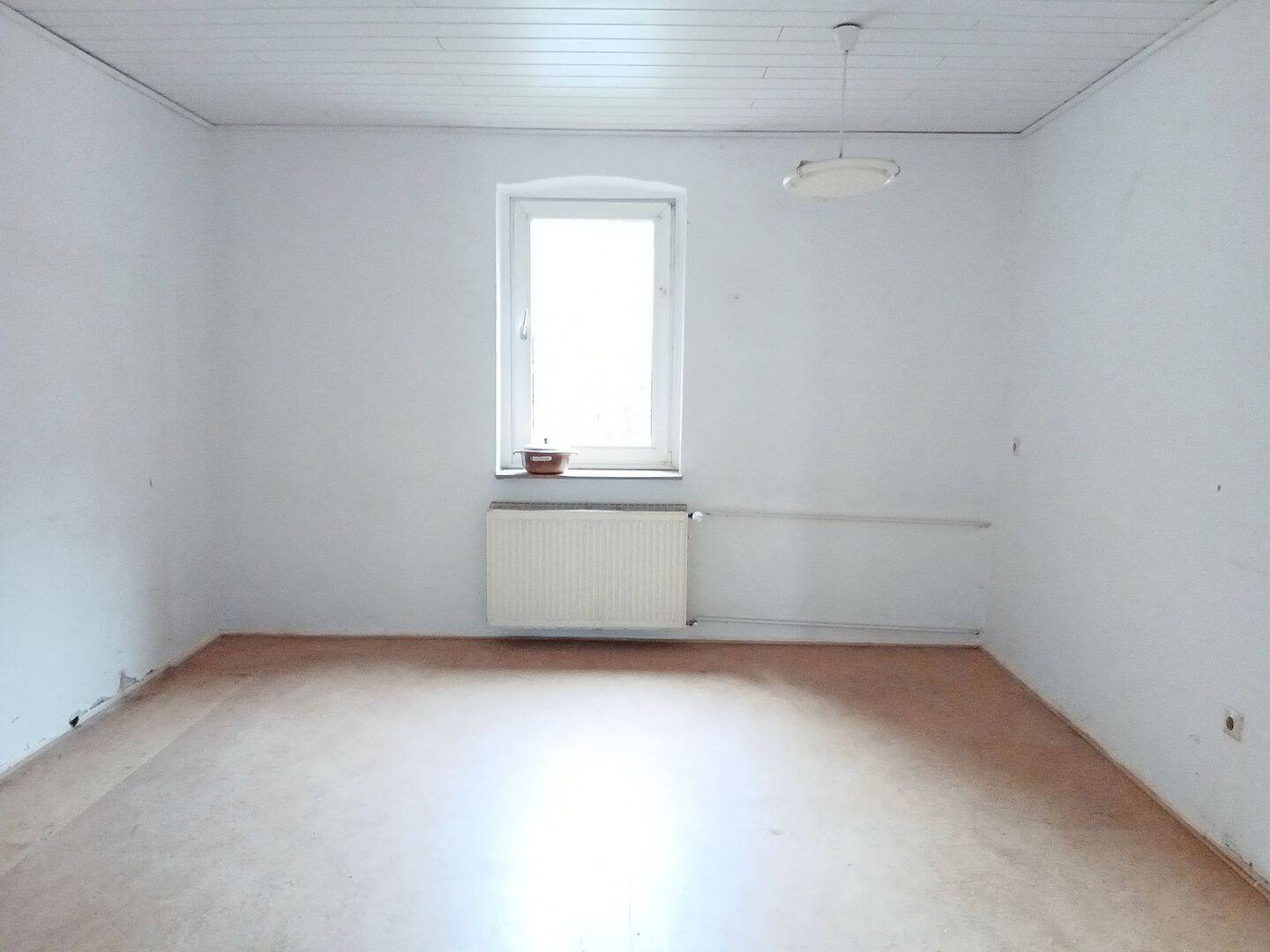 Großer Resthof mit 2 Fam.Haus, Stallungen, Scheune, Garagen & ca. 2.300m² Grundstück – Wolfhagen – Vorschaubild 4