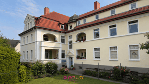Altbau-Charme mit Gartenanteil - Großzügige 4-Zimmer DG-Wohnung in ruhiger Lage von Wolfenbüttel – 38302 Wolfenbüttel – Vorschaubild 2