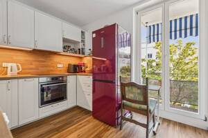 Lichtdurchflutete 2-Zimmer-Wohnung mit großer Süd-Loggia, Aufzug und Tiefgaragenstellplatz – 12559 Berlin – Vorschaubild 5