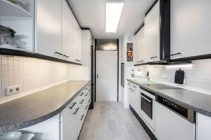 AIGNER - Wohnkomfort auf zwei Ebenen: geräumige Maisonettewohnung mit Südbalkon – 82008 Unterhaching – Vorschaubild 5
