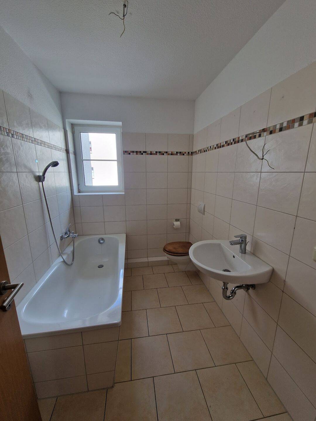 Schmuckstück in bester Lage - zum wohlfühlen, mit Balkon! – Magdeburg – Vorschaubild 7
