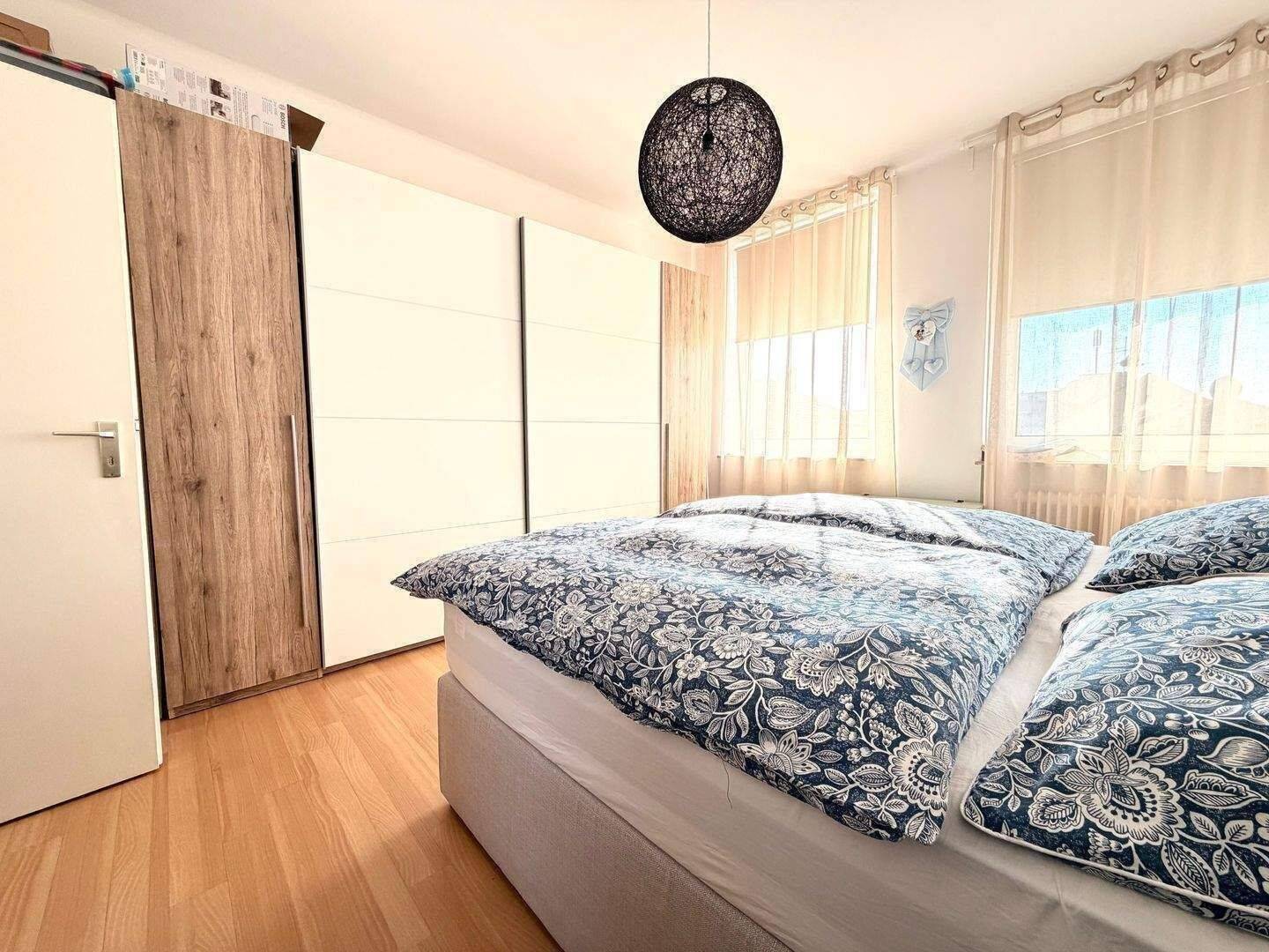 lichtdurchflutete 2 Zimmer Wohnung +++ mit Badewanne & Aufzug +++ – Nürnberg – Vorschaubild 3