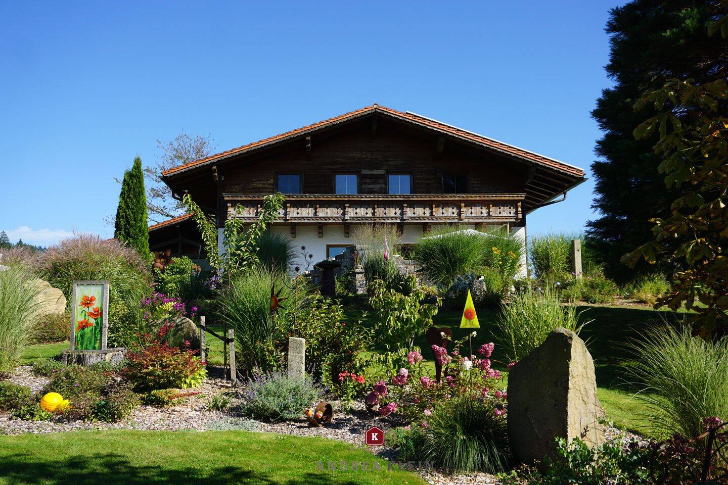*Mais/Bodenmais - Bayer. Wald* Charmantes Landhaus mit ELW in herrl. Lage auf ca. 2300m² (1200 m² Baugrundstück optional zusätzl. zu erwerben) – Bodenmais – Vorschaubild 3