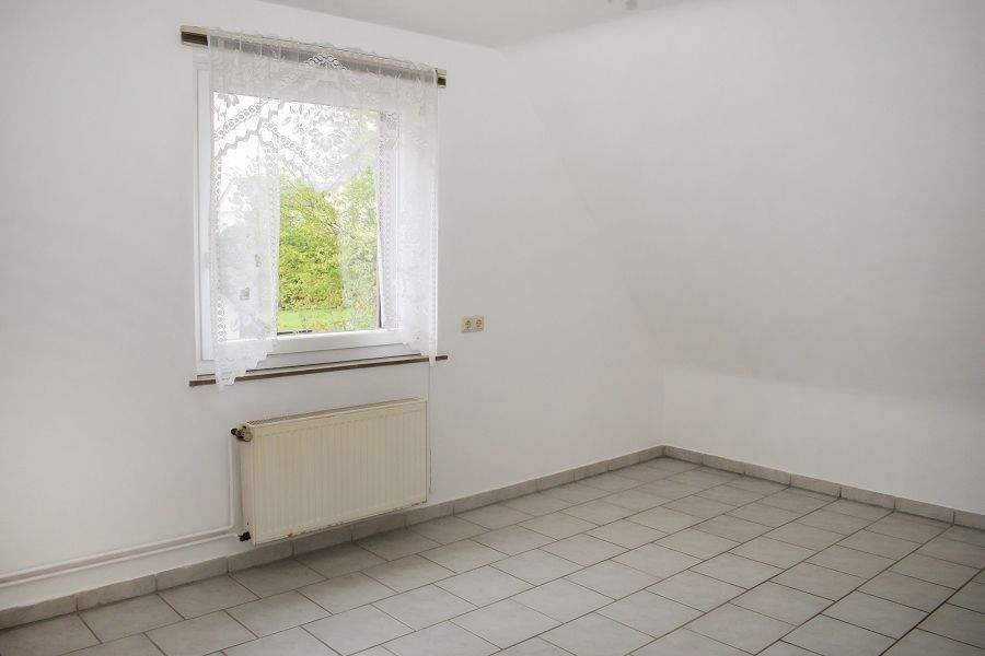 Staufenberg - Landwehrhagen: Ein-/ Zweifamilienhaus mit vielfältigen Gestaltungsmöglichkeiten! – Staufenberg – Vorschaubild 8