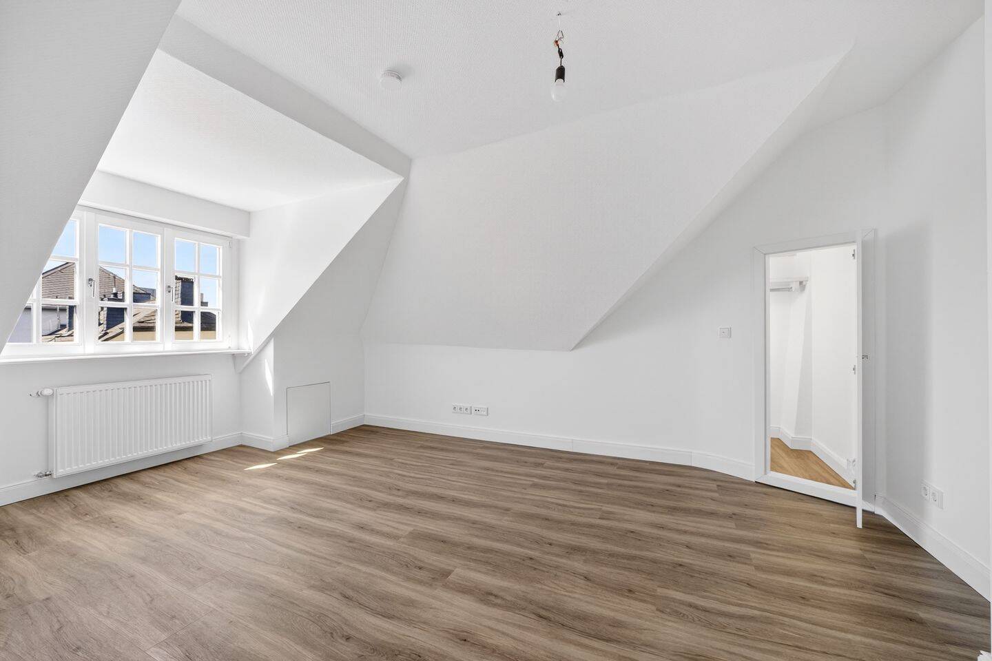 Charmante DG-Wohnung in einem atemberaubenden, denkmalgeschützten Altbau! – Trier – Vorschaubild 9