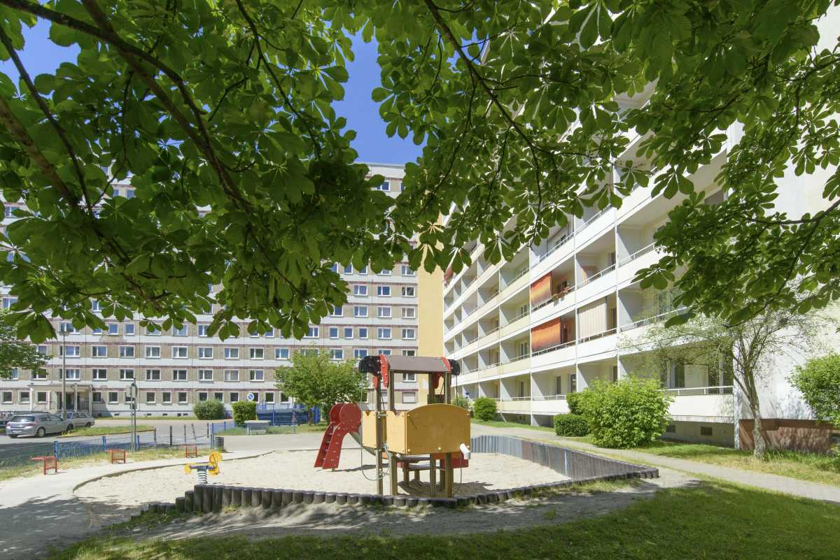 2-Raumwohnung mit Balkon und Aufzug im Stadtzentrum – 2977 Hoyerswerda – Bild 1 von 1