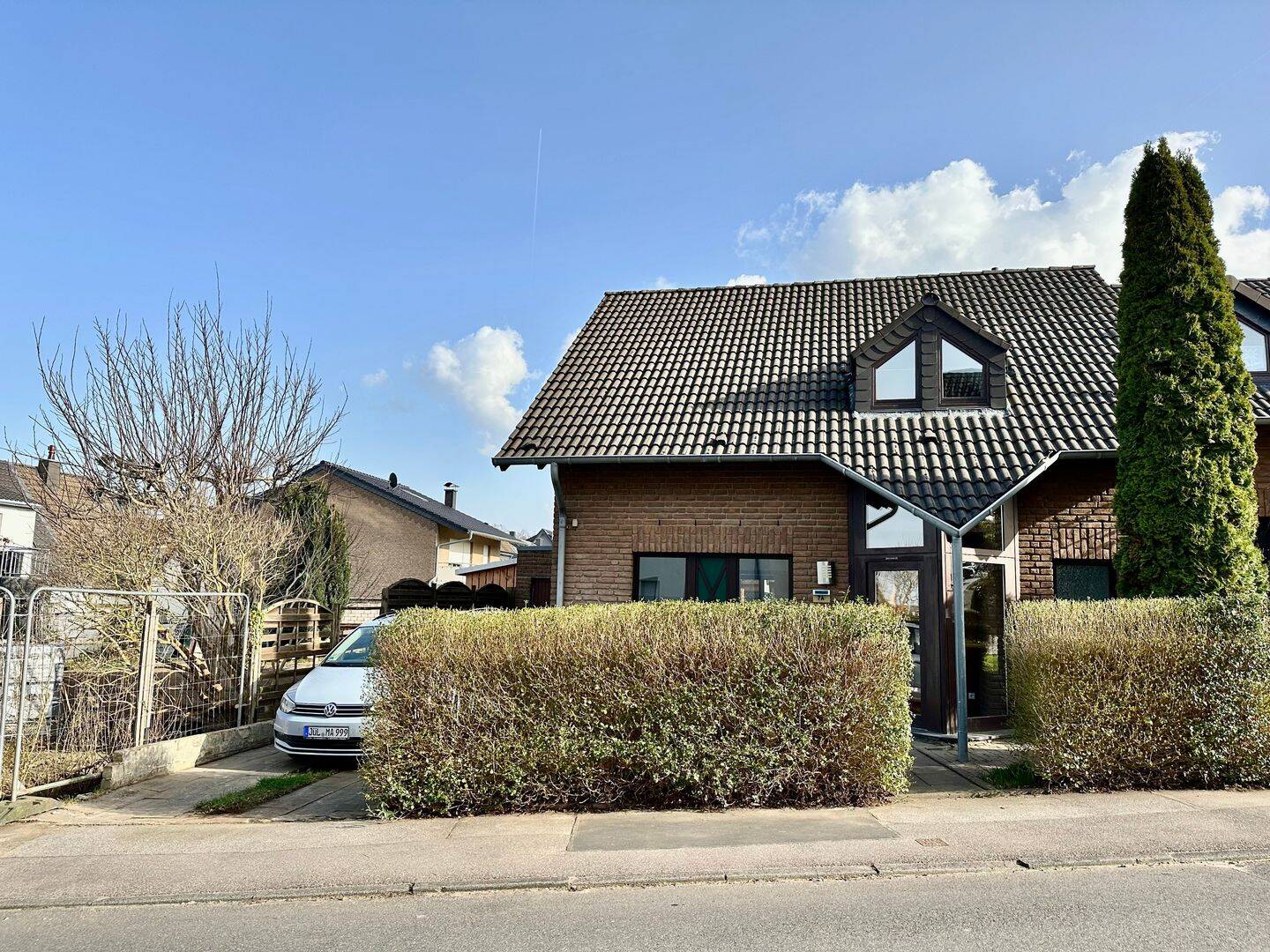 Modern geschnittenes Einfamilienhaus für Familien, provisionsfrei – Langerwehe – Vorschaubild 3