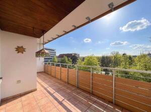 Super Innenstadt- Lage Würzburg 160 qm Premium-Wohnung zum sofortigen Einzug, Sonnenbalkon, Lift – 97080 Würzburg – Vorschaubild 2