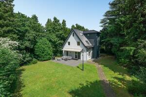 Modernisiertes Einfamilienhaus mit großem Garten in urbaner Bestlage – 40474 Düsseldorf – Vorschaubild 2