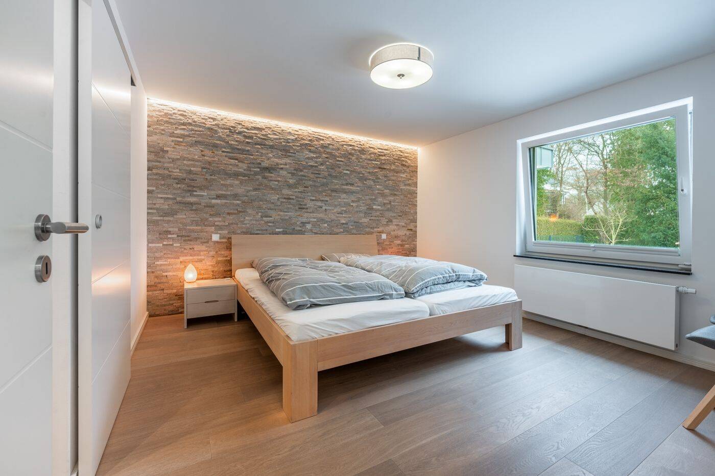 Hamburg - Wellingsbüttel I Charmantes Traumhaus in idyllischer Wohnlage, saniert mit vielen Extras – Hamburg – Vorschaubild 8