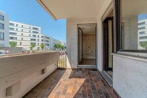 Gut geschnittene 3-Zimmer mit Südloggia / Kauf gegen Gebot – 80997 München – Vorschaubild 5