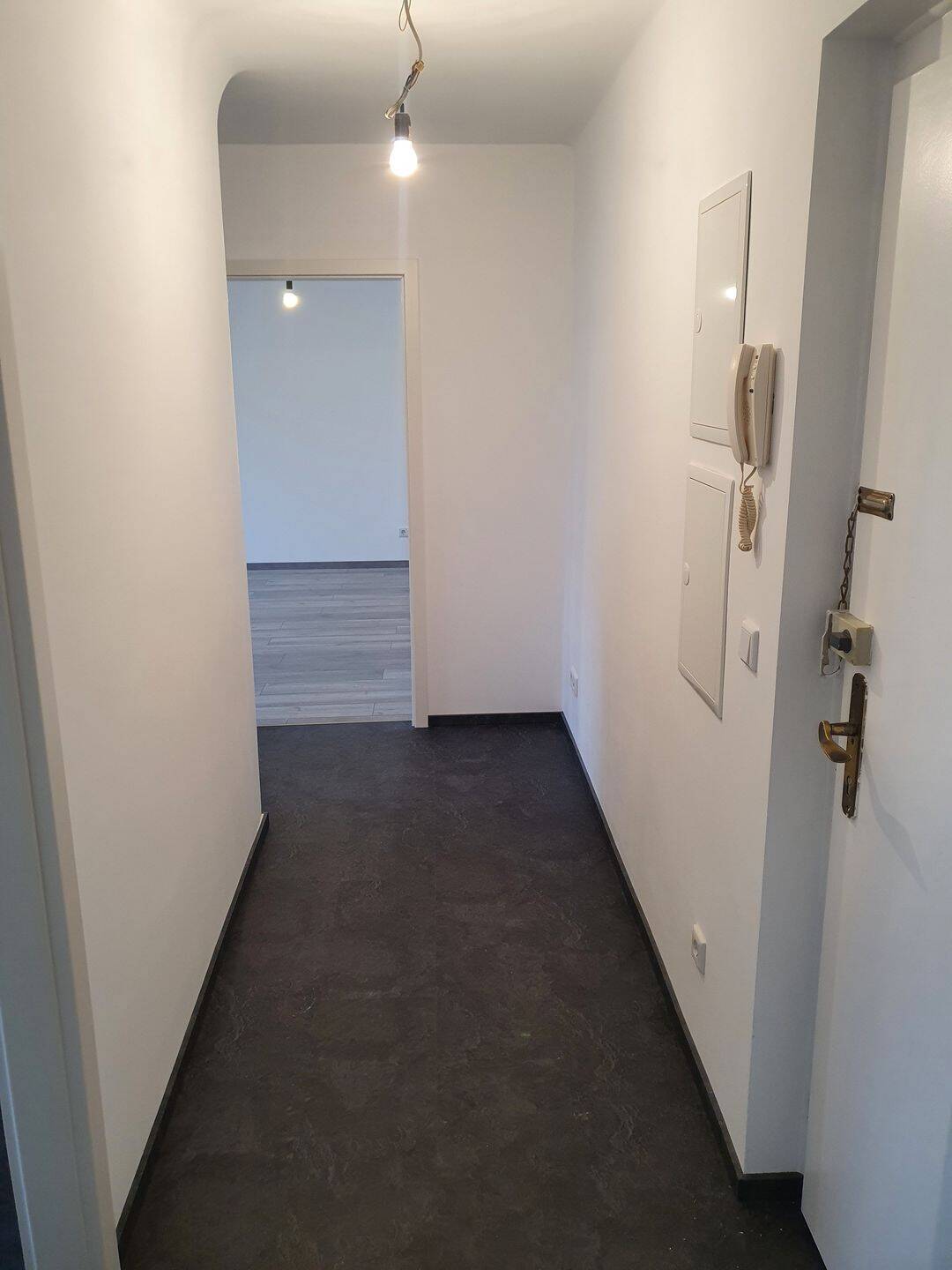 Achtung! Keine Erwerbsnebenkosten für Käufer! Top-2-Zimmerwohnung - Renovierte- Wunderschön, hell und perfekt aufgeteilt! – Nürnberg – Vorschaubild 7