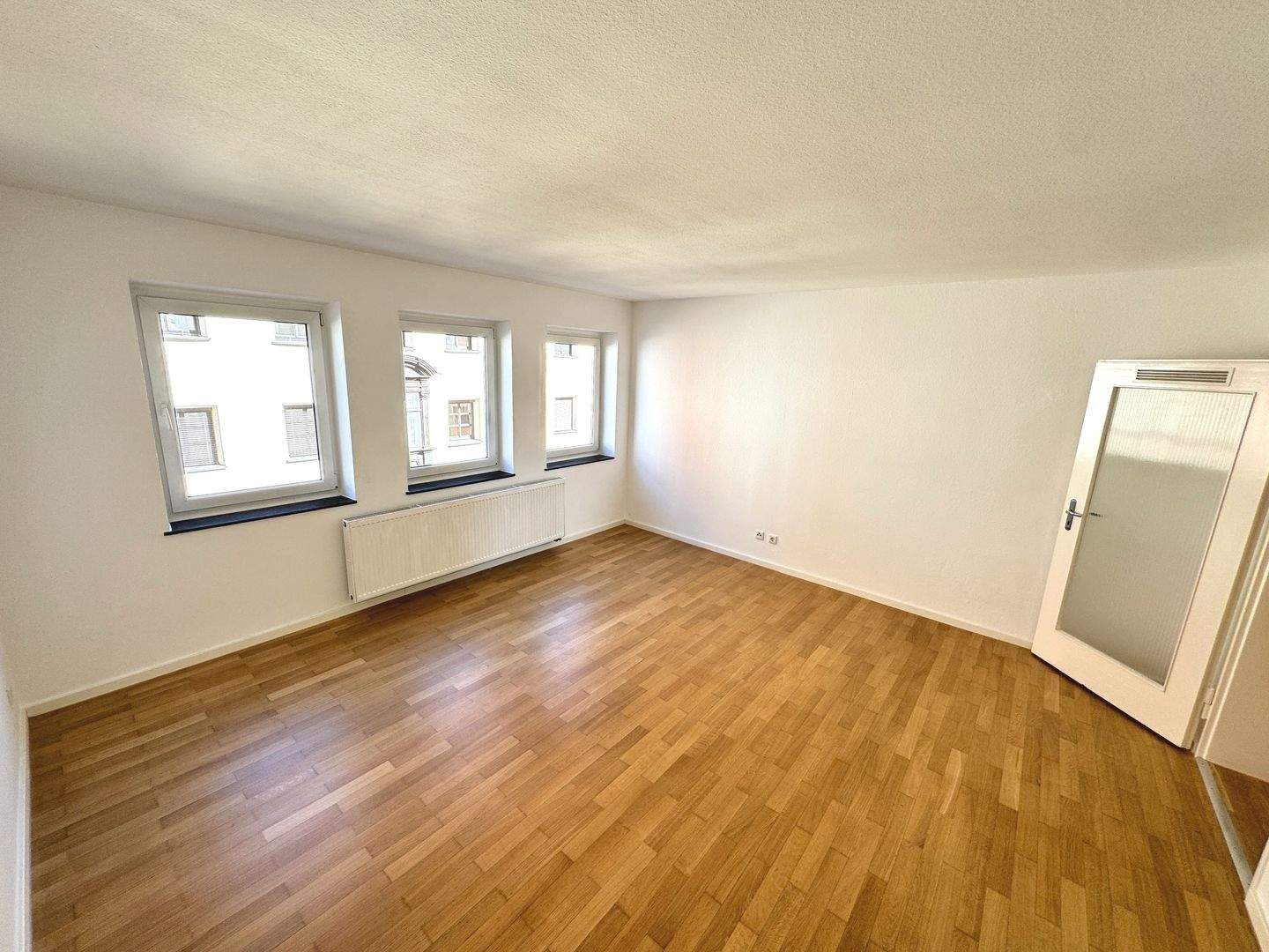 Erstbezug nach Komplett-Modernisierung – 3-Zimmer mit ganzem Stockwerk & Loggia, Sebalder Altstadt – Nürnberg – Vorschaubild 4