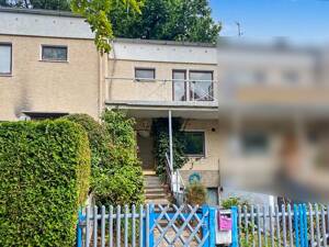 Stark sanierungsbedürftiges Reihenmittelhaus mit 3,5 Zimmern und großem Garten in Berlin- Zehlendorf