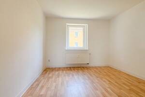 Stadt nah, Ruhe da: Wohnen im grünen Eckersbach... – 8066 Zwickau – Vorschaubild 4