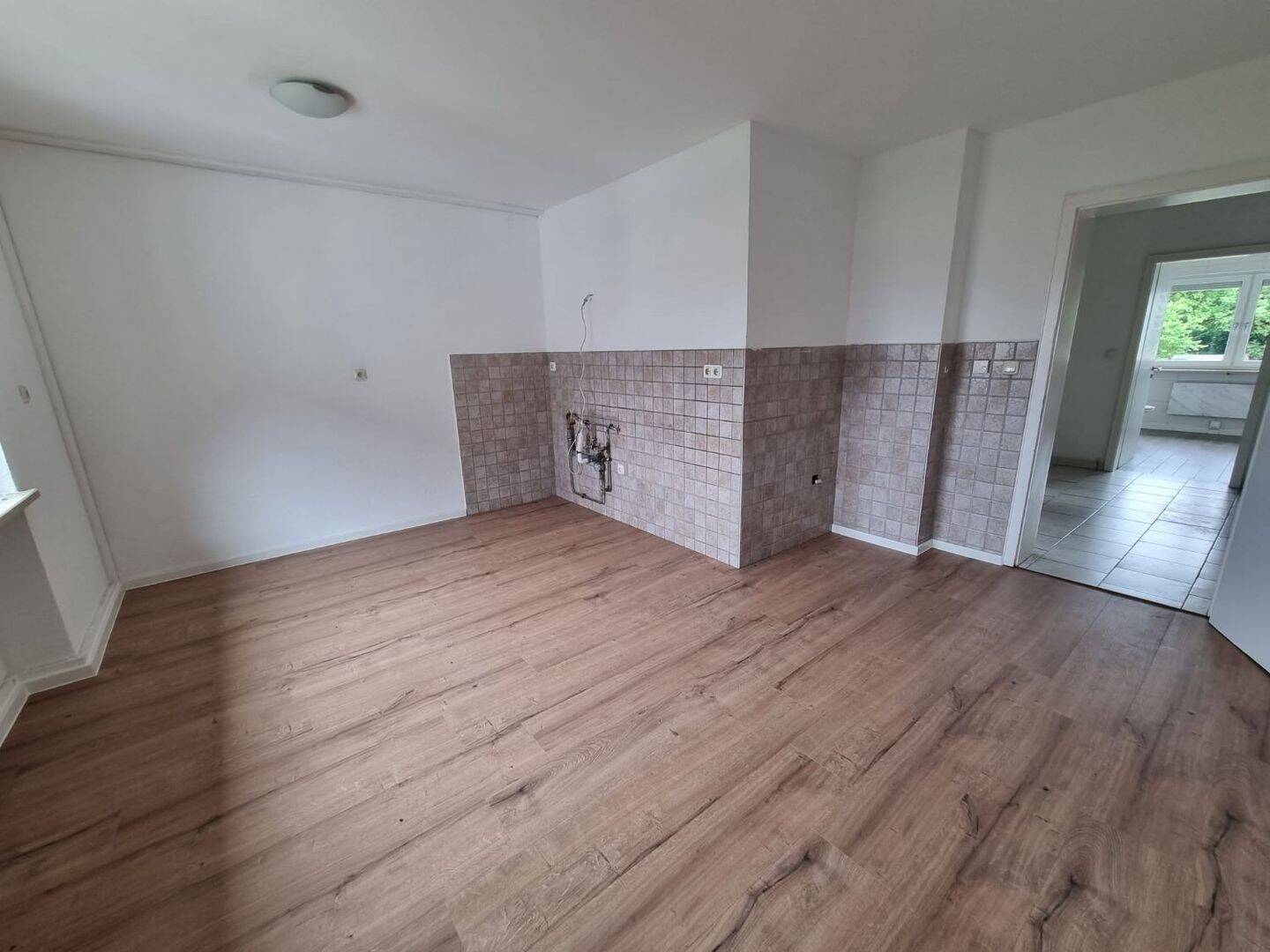 Schöne, helle 5 Zimmerwohnung mit EBK und Balkon – Amberg – Vorschaubild 5