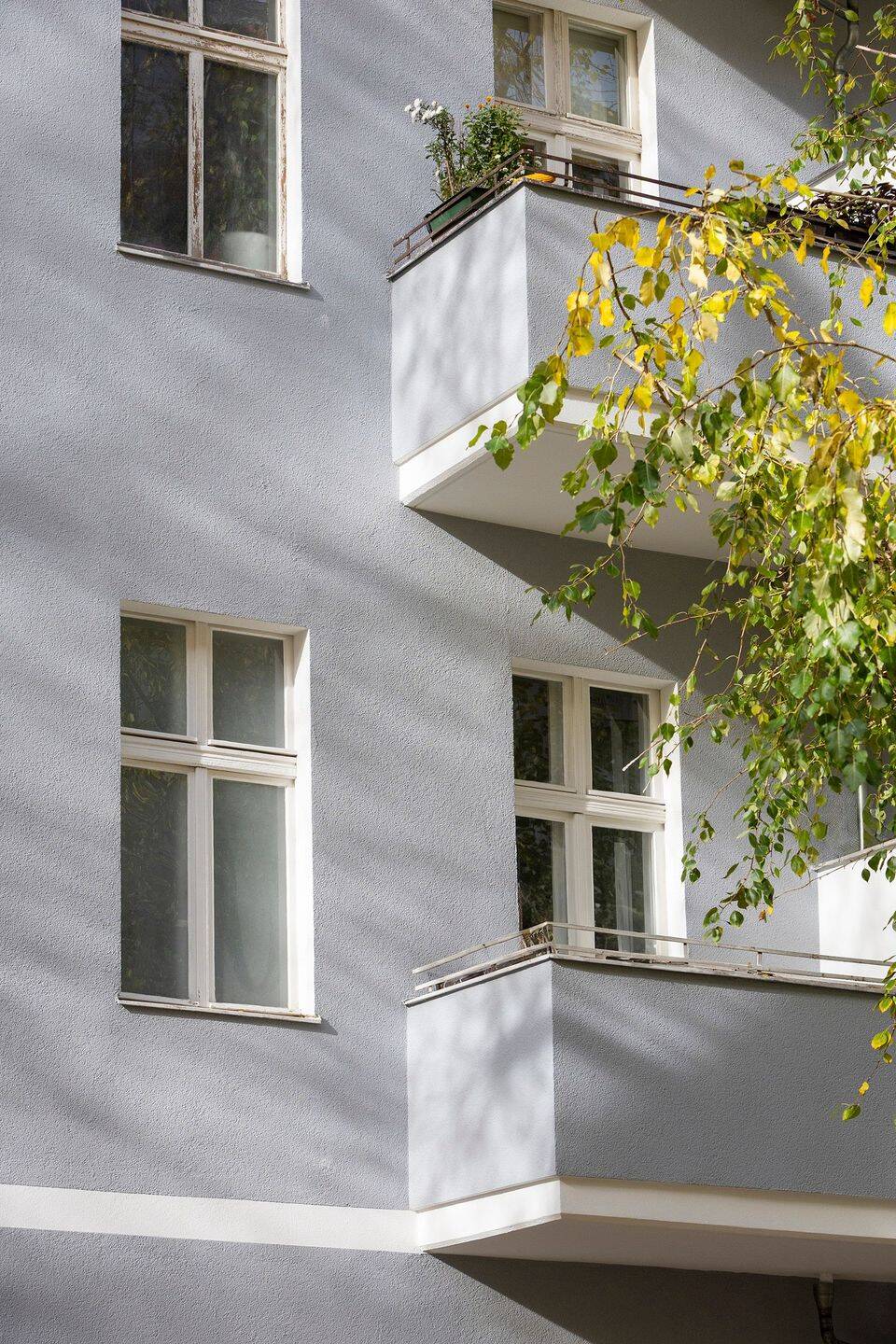 Über den Dächern des Prenzlauer Bergs - großzügige 3-Zimmer-Altbauwohnung im DG mit Eigennutz-Option – Berlin – Bild 1 von 9