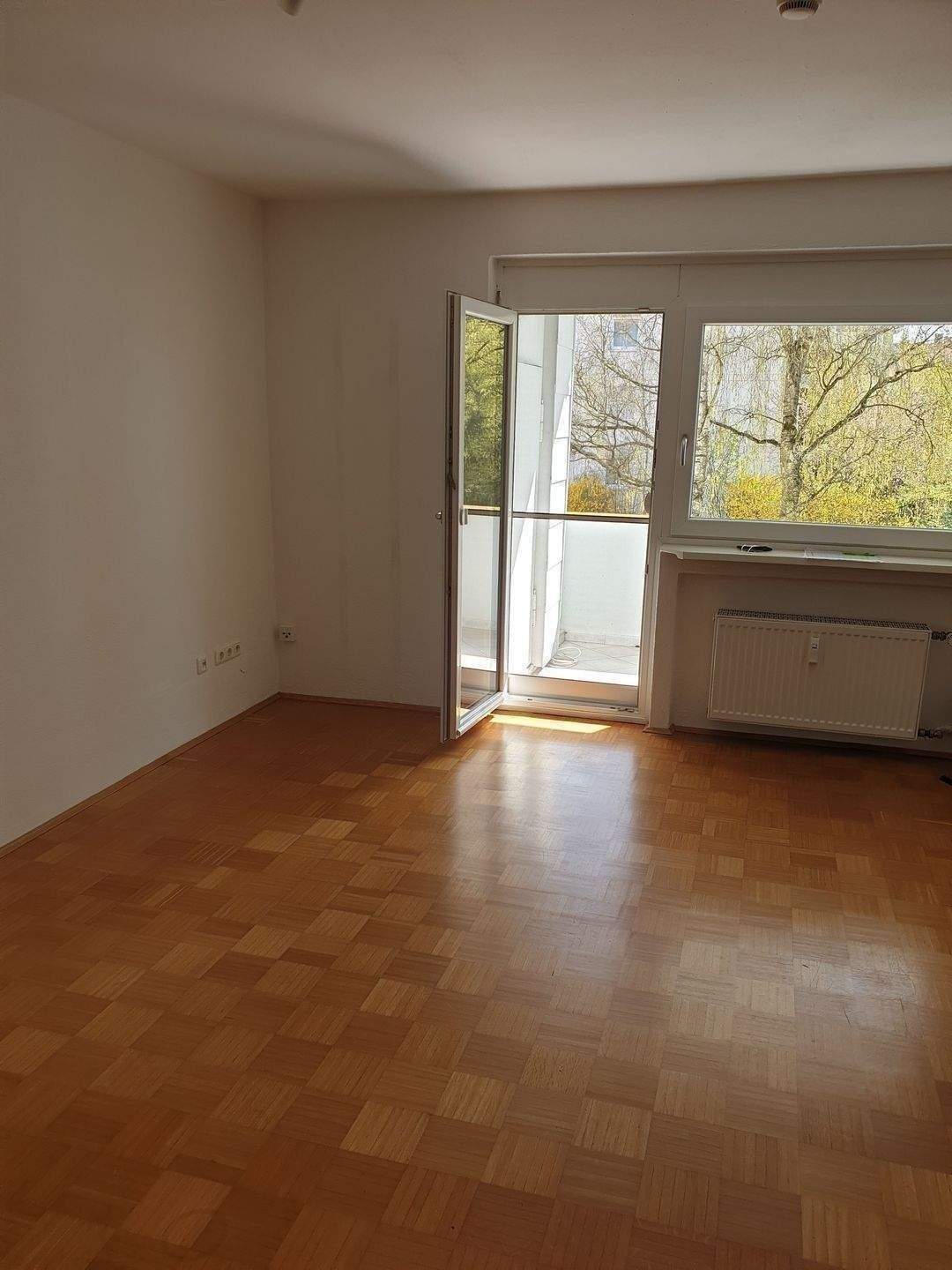 Charmante, lichtdurchflutete ETW mit Balkon – Regensburg – Vorschaubild 3
