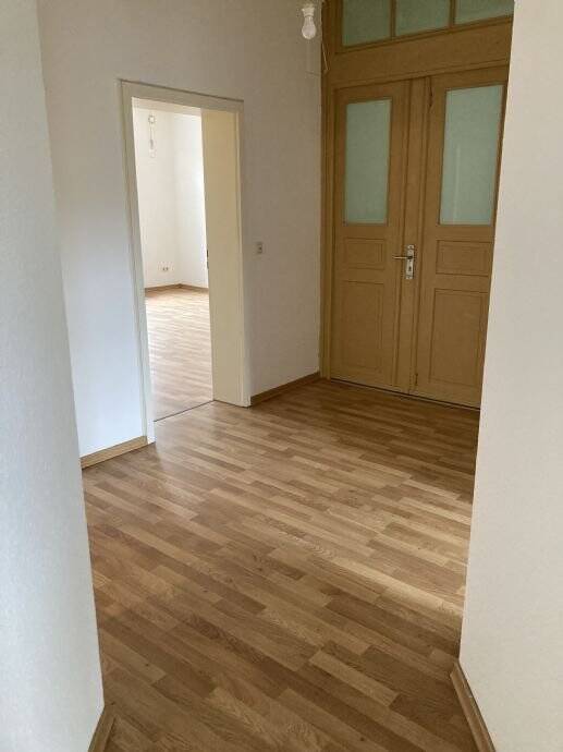schöne Wohnung am Rande der Innenstadt: 3-Zimmer Wohnung im 2. OG, Stellplatz mgl. – Chemnitz – Vorschaubild 3