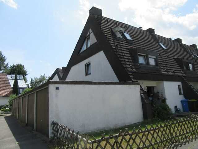 Gepflegtes und gemütliches Reiheneckhaus mit 2 GARAGENGeräumiges Familienhaus mit Terrasse in Nürnberg Herpersdorf – Nürnberg – Vorschaubild 4