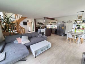 Modernes Einfamilienhaus mit Pool und großzügigem Grundstück in Niedernissa – 99099 Erfurt – Vorschaubild 3