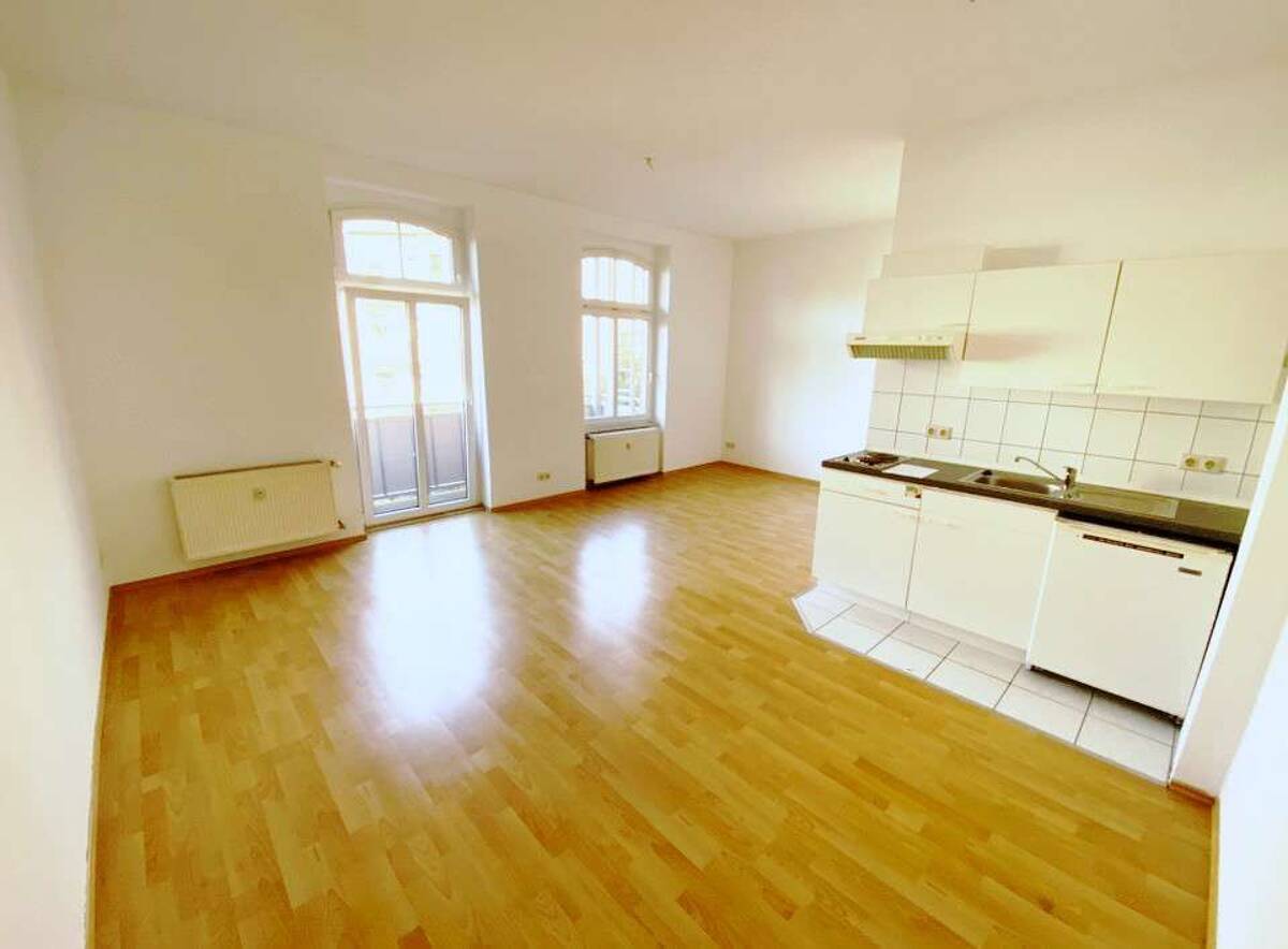 schöne Wohnung mit Balkon hofseitig nahe der UNI – 99085 Erfurt – Bild 1 von 9