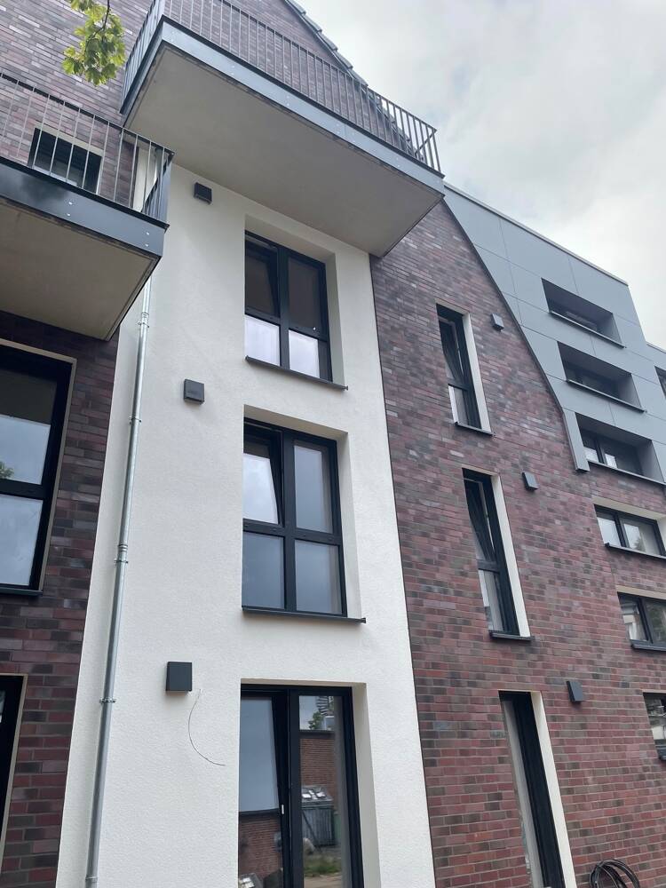 *** NEU - FERTIGGESTELLTE 3-Zi.-WOHNUNG MIT 2 BALKONEN, FAHRSTUHL + TG - Kopperboog.de ***